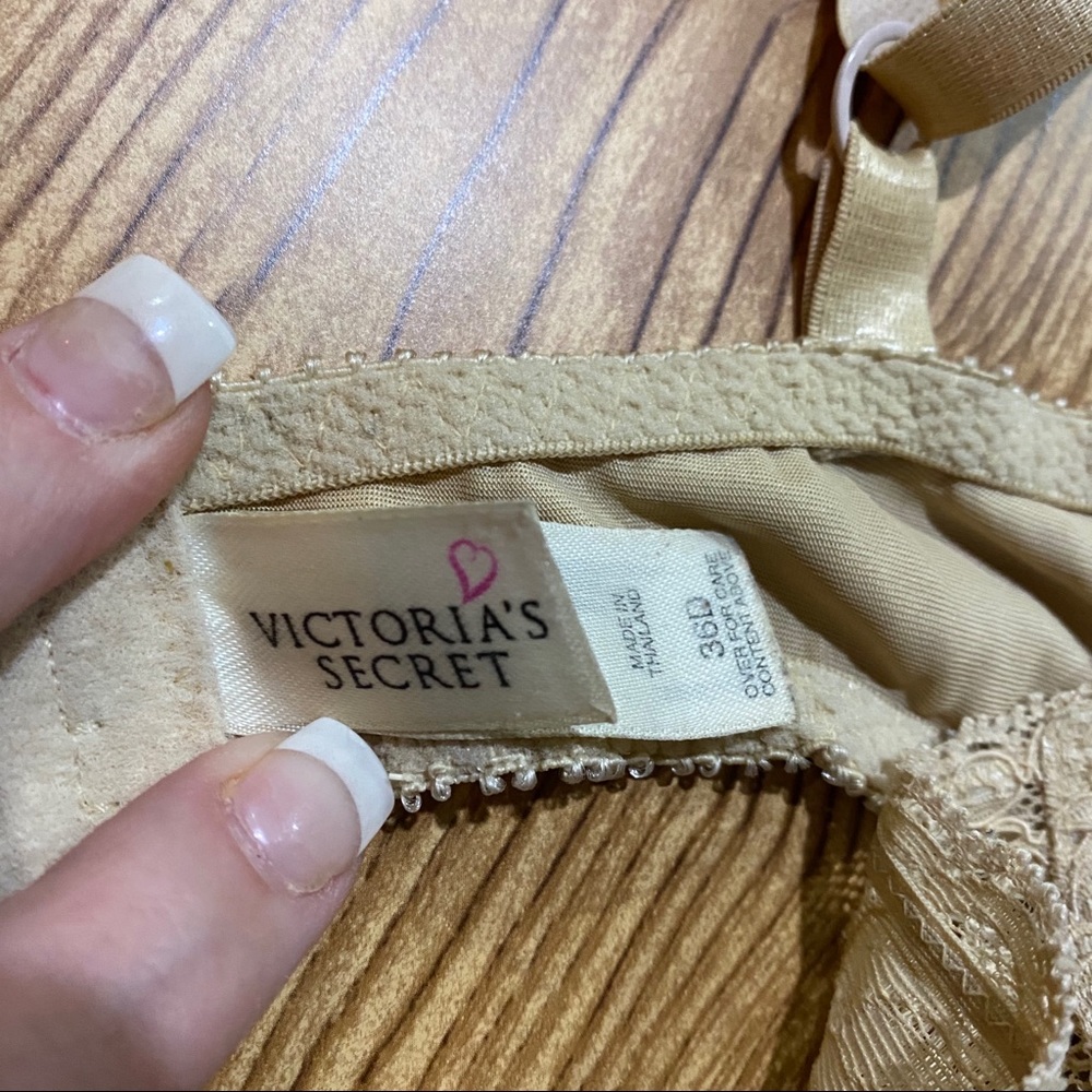 Victoria’s Secret beige lace underwire bra 36D - Picture 3 of 5